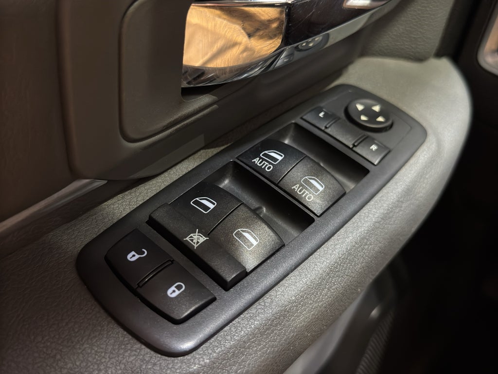2018 RAM 1500 SLT