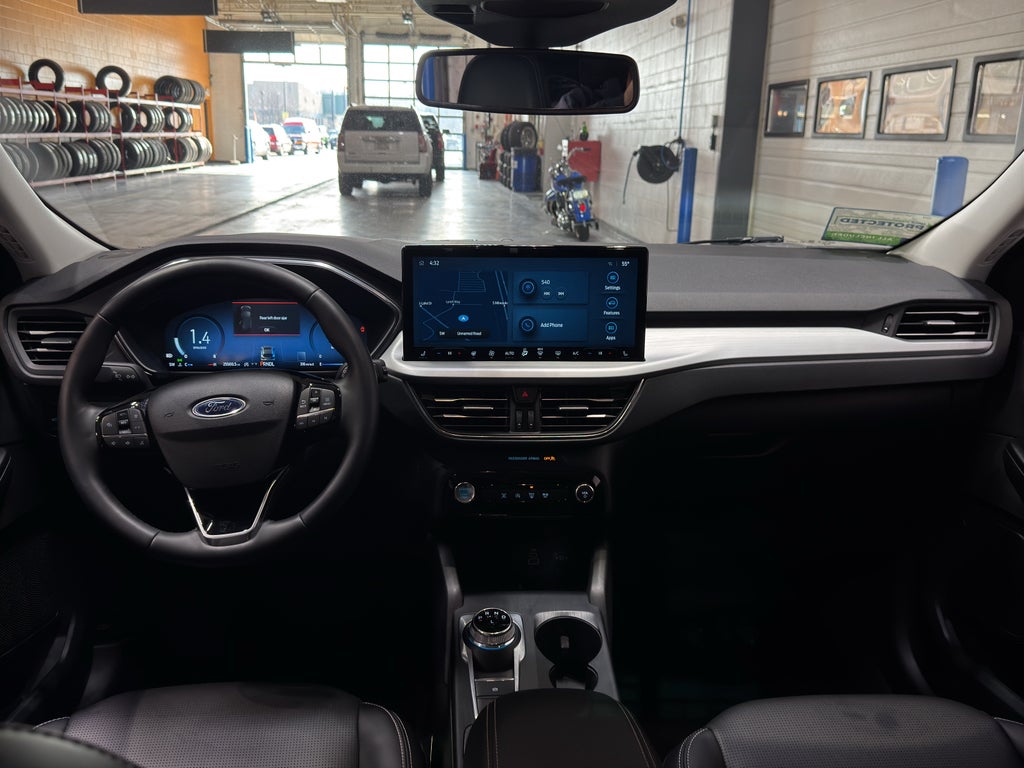 2025 Ford Escape Platinum