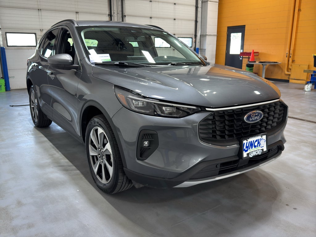 2025 Ford Escape Platinum