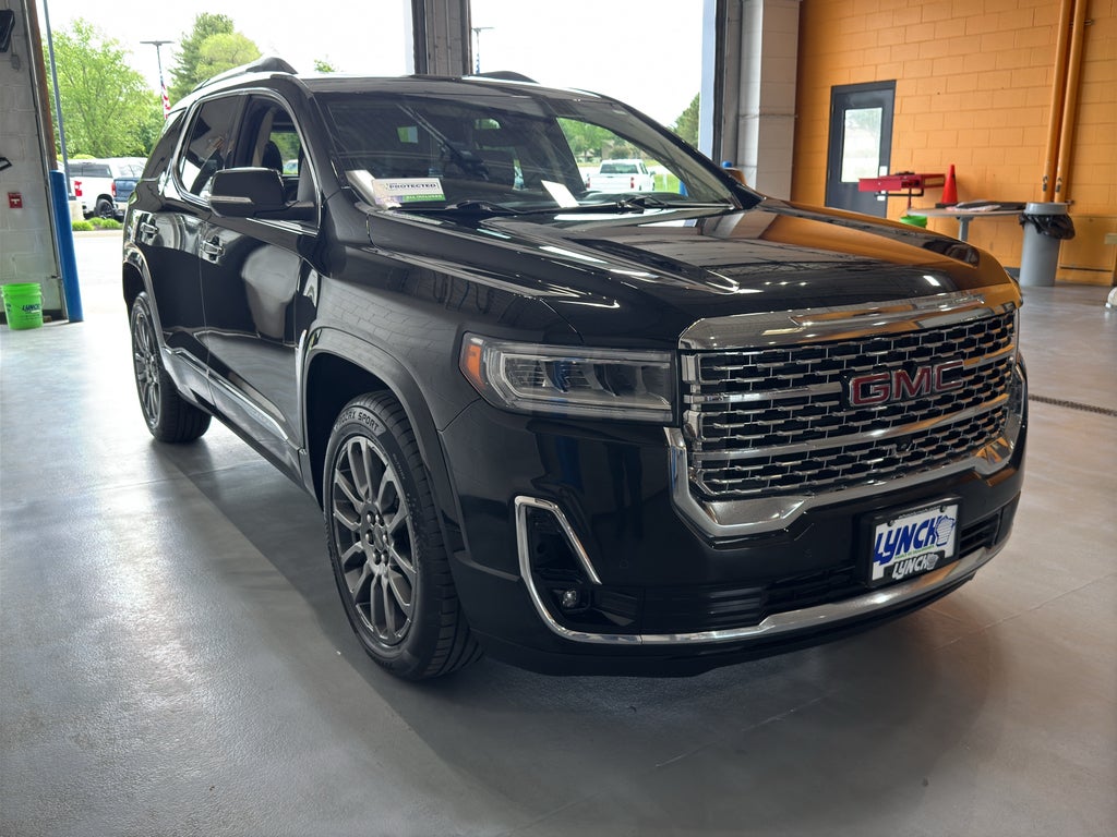 2023 GMC Acadia Denali