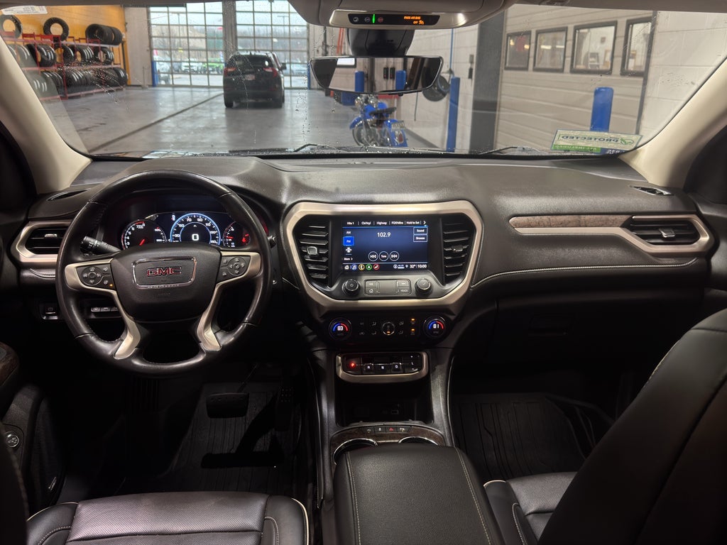 2022 GMC Acadia Denali