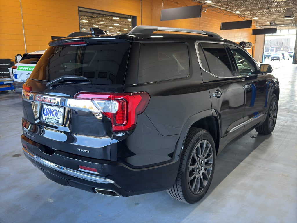 2023 GMC Acadia Denali