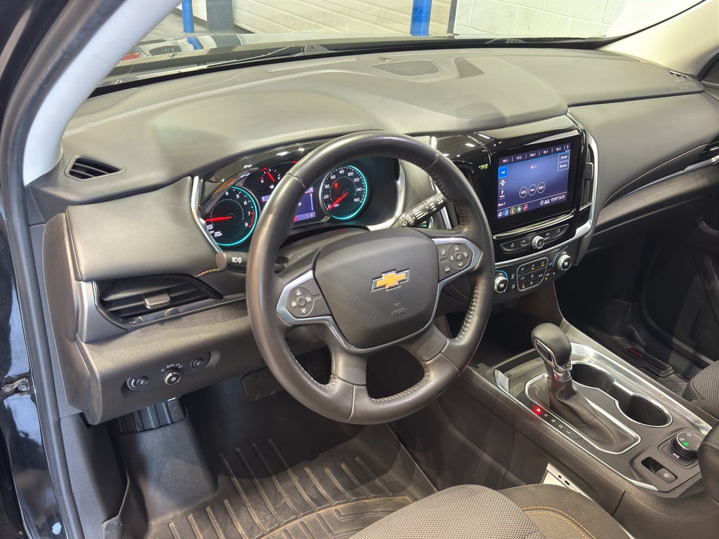 2021 Chevrolet Traverse LT Cloth