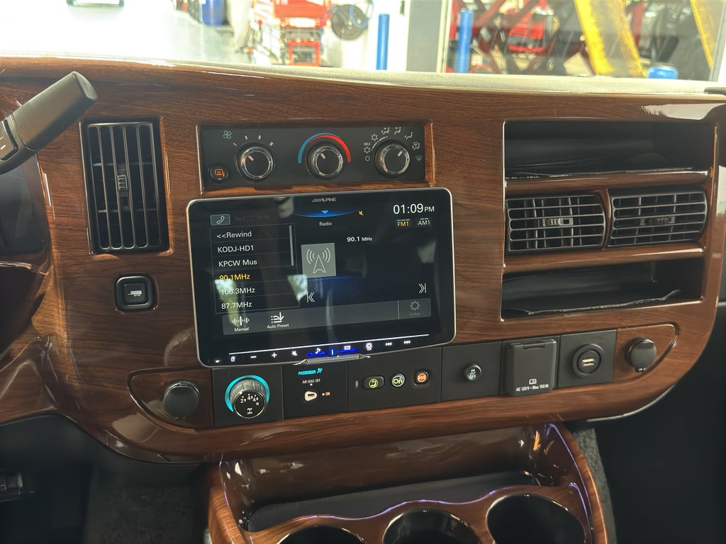 2023 GMC Savana Cargo 2500 Work Van