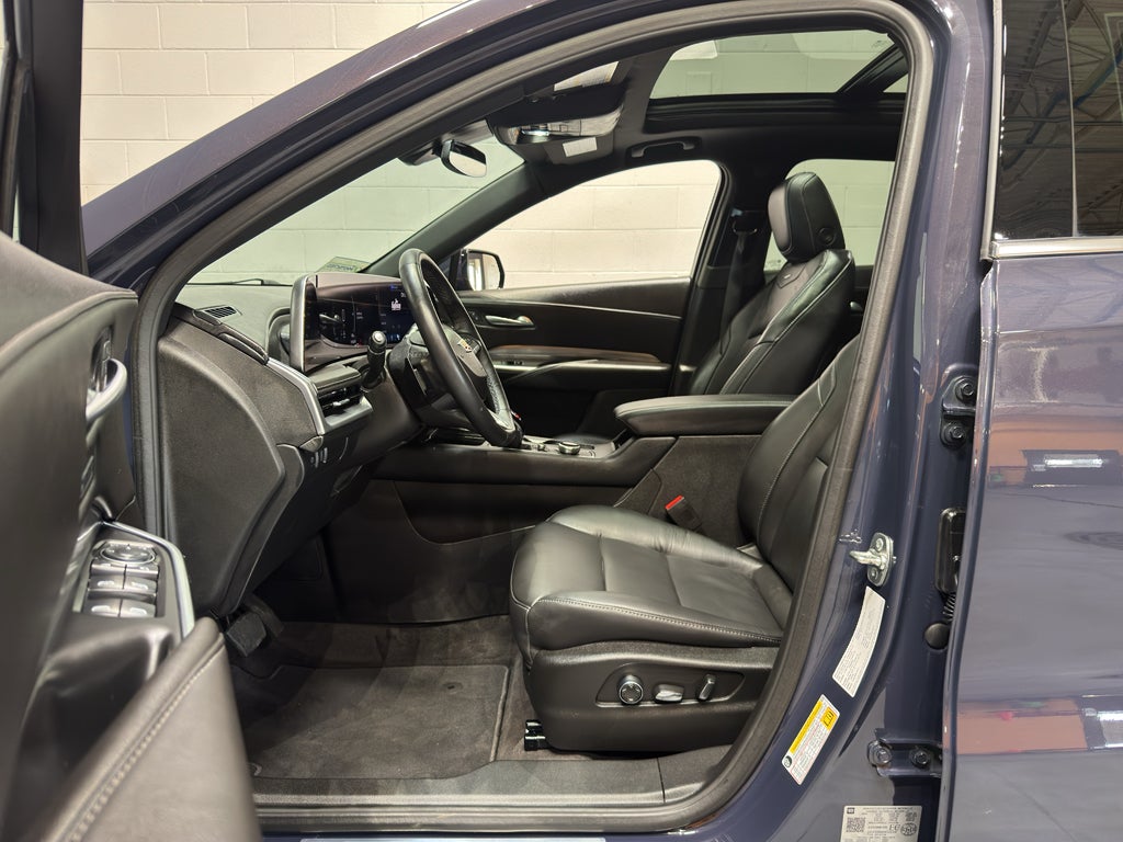 2025 Cadillac XT4 Premium Luxury