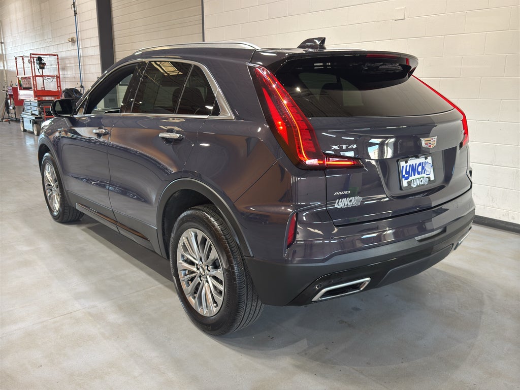 2025 Cadillac XT4 Premium Luxury