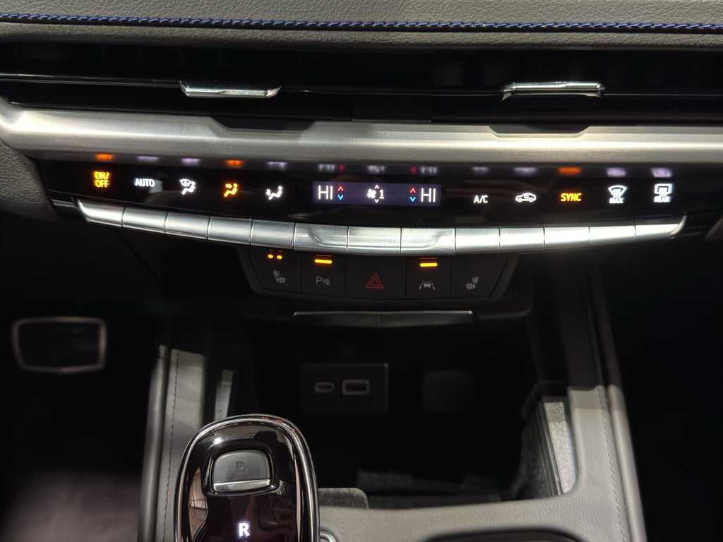 2024 Cadillac XT4 Sport