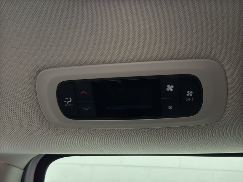 2024 Chrysler Voyager LX