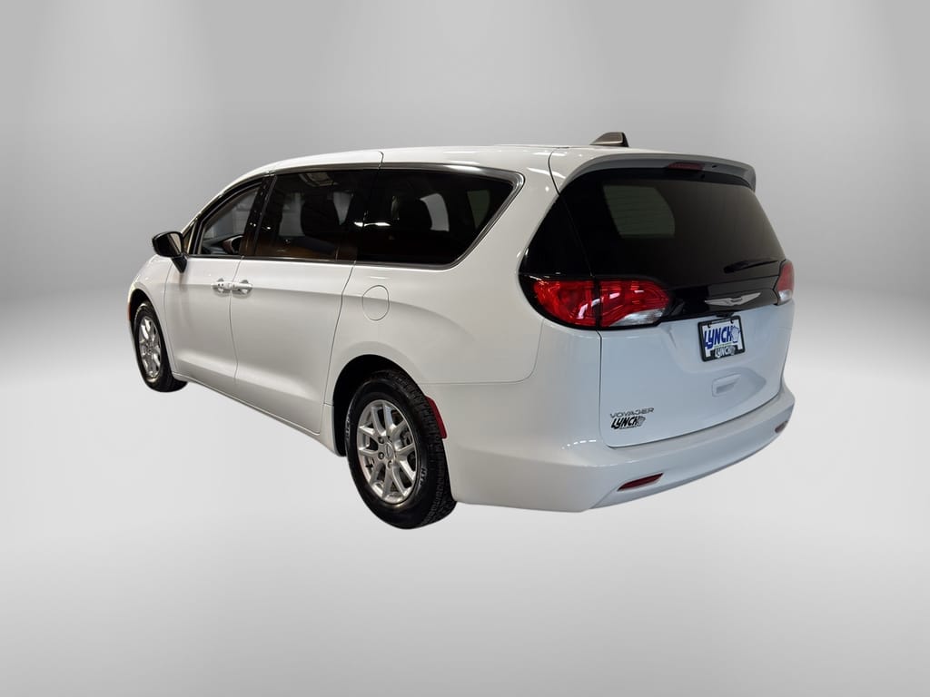 2024 Chrysler Voyager LX