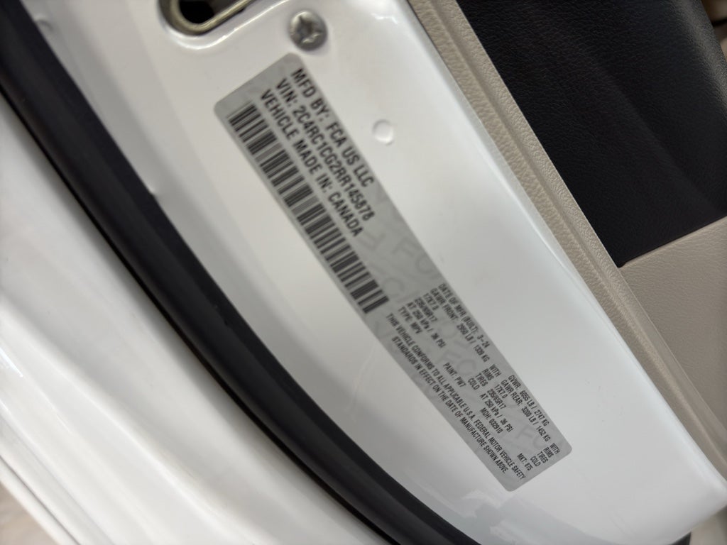 2024 Chrysler Voyager LX