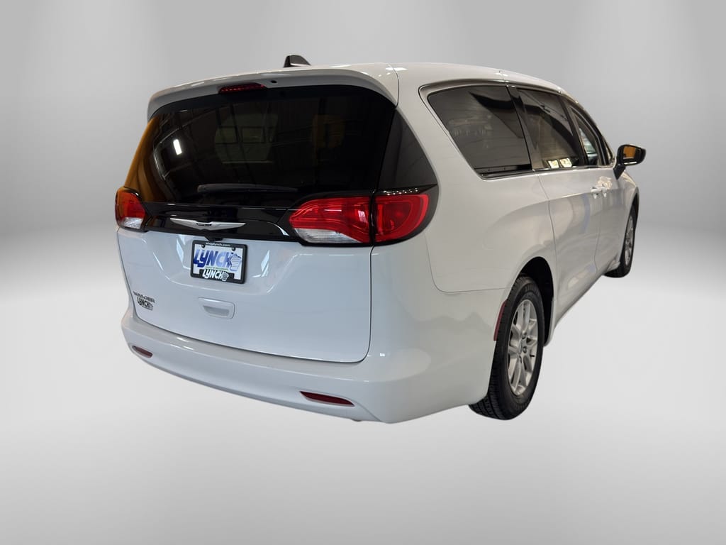 2024 Chrysler Voyager LX