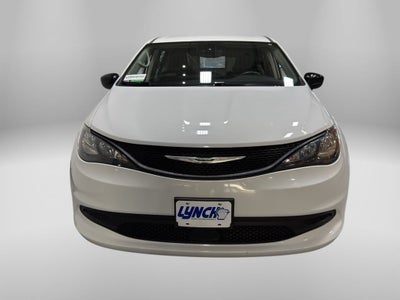 2024 Chrysler Voyager LX