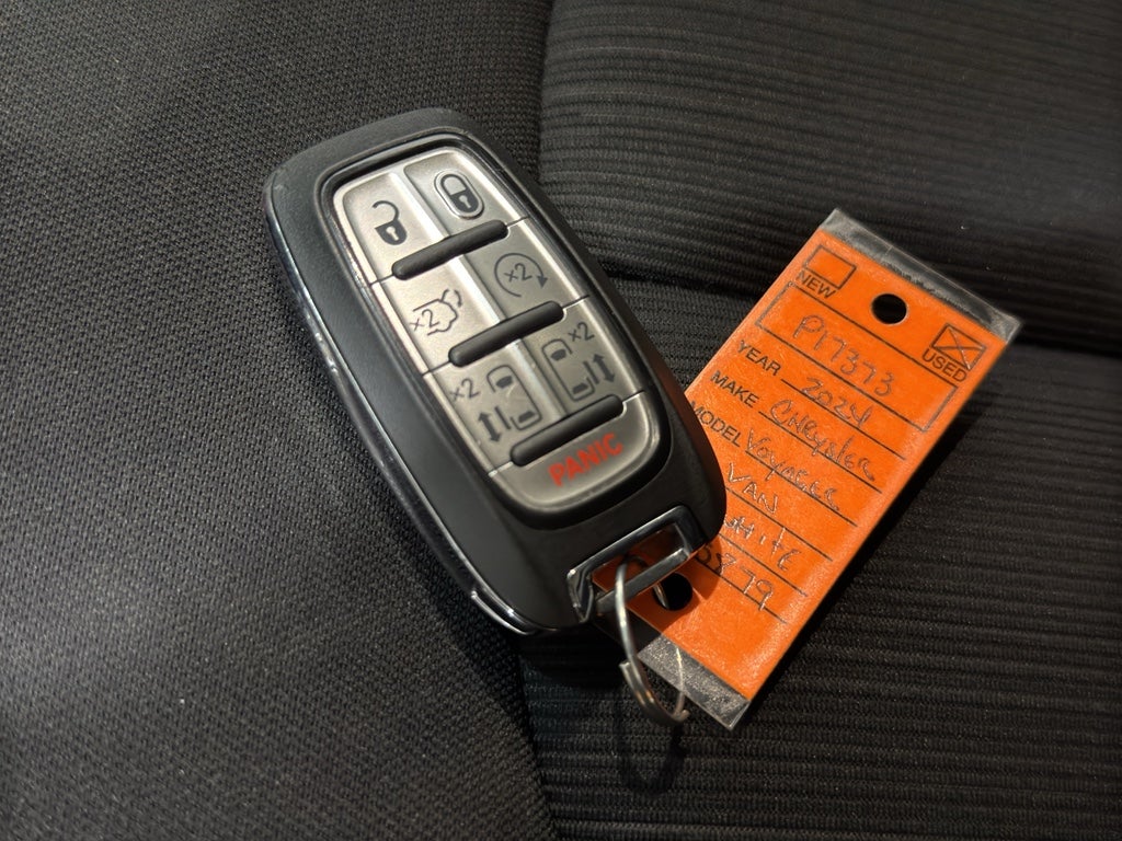 2024 Chrysler Voyager LX
