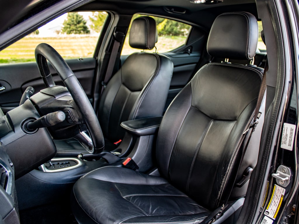 2011 Dodge Avenger Lux