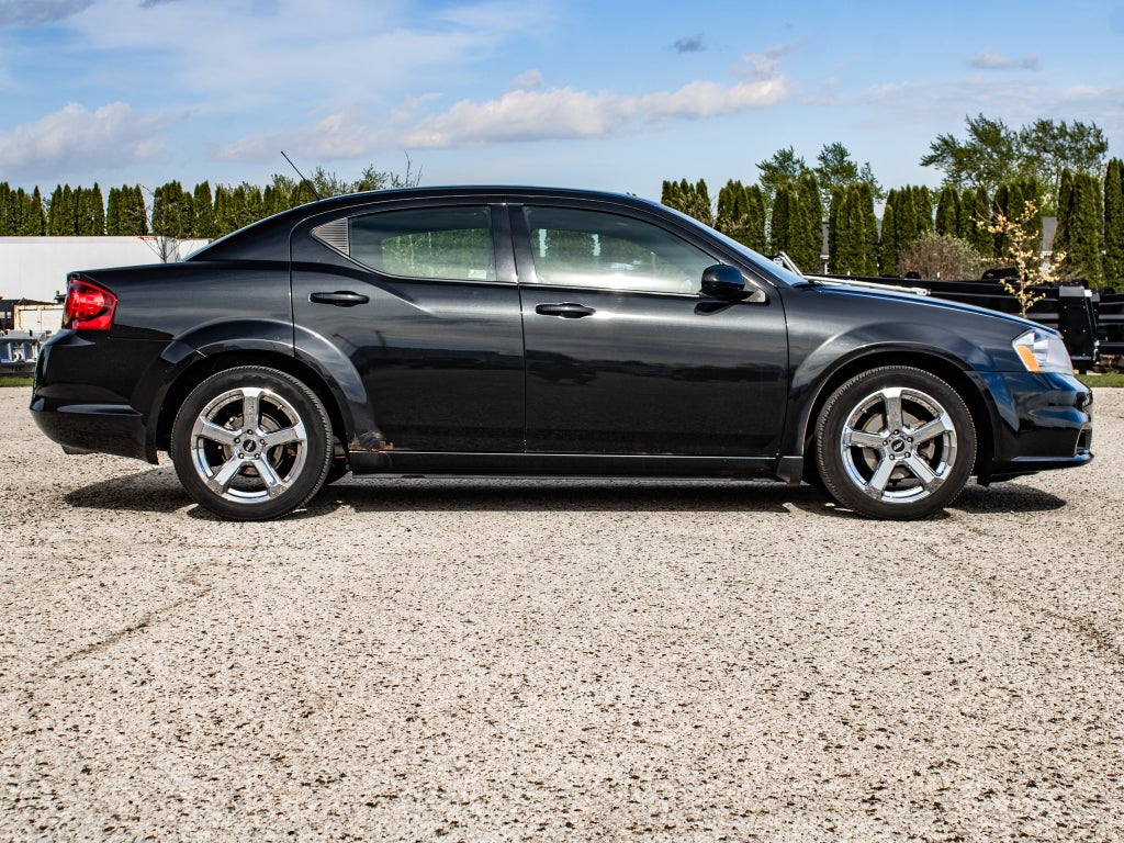 2011 Dodge Avenger Lux