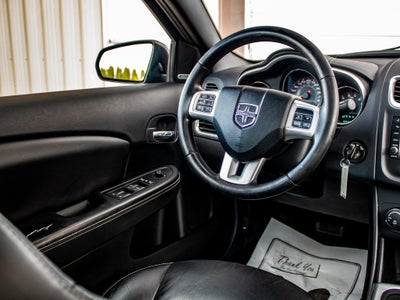 2011 Dodge Avenger Lux