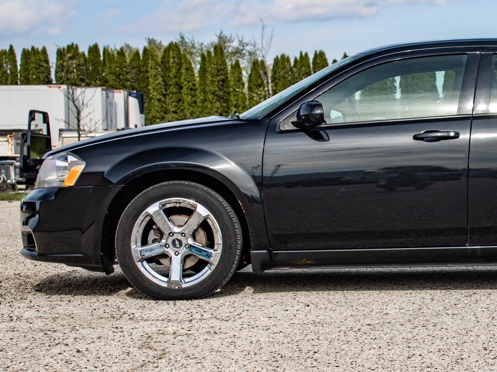 2011 Dodge Avenger Lux