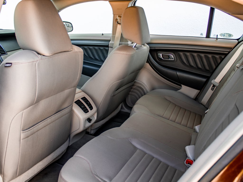 2010 Ford Taurus SE