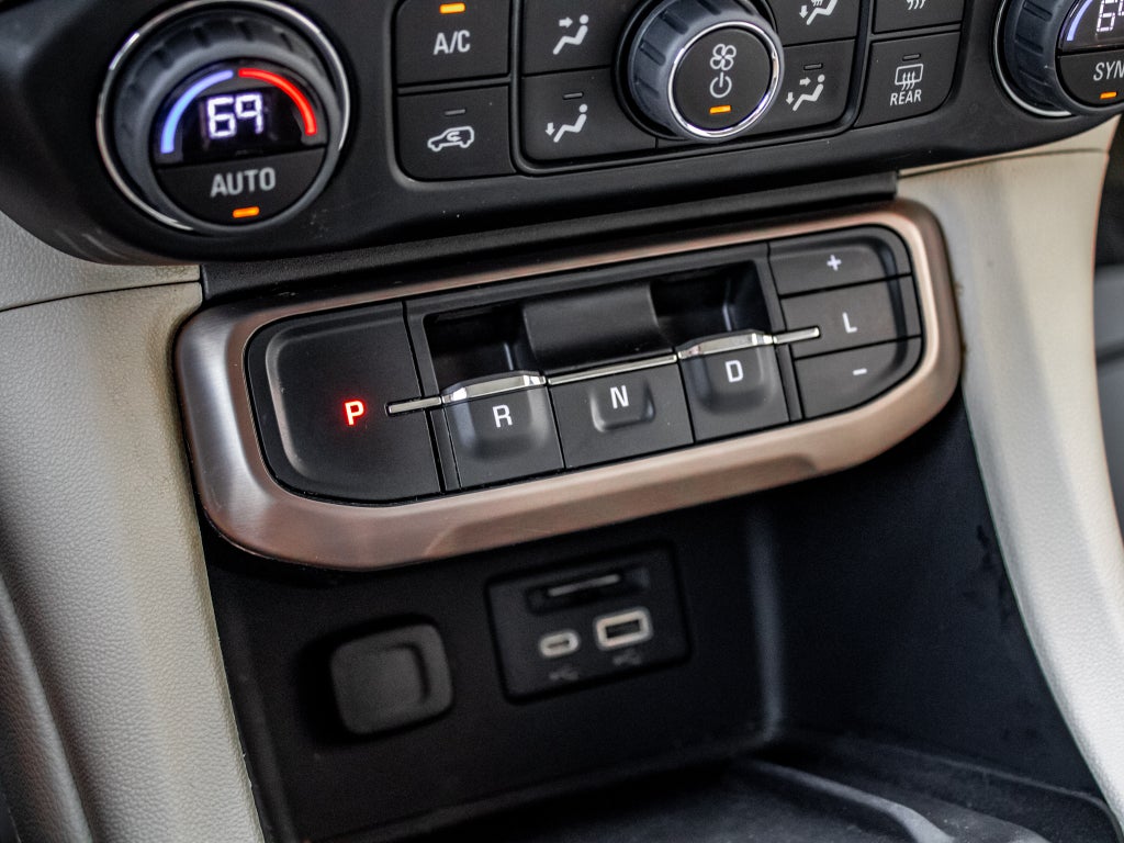 2020 GMC Acadia Denali