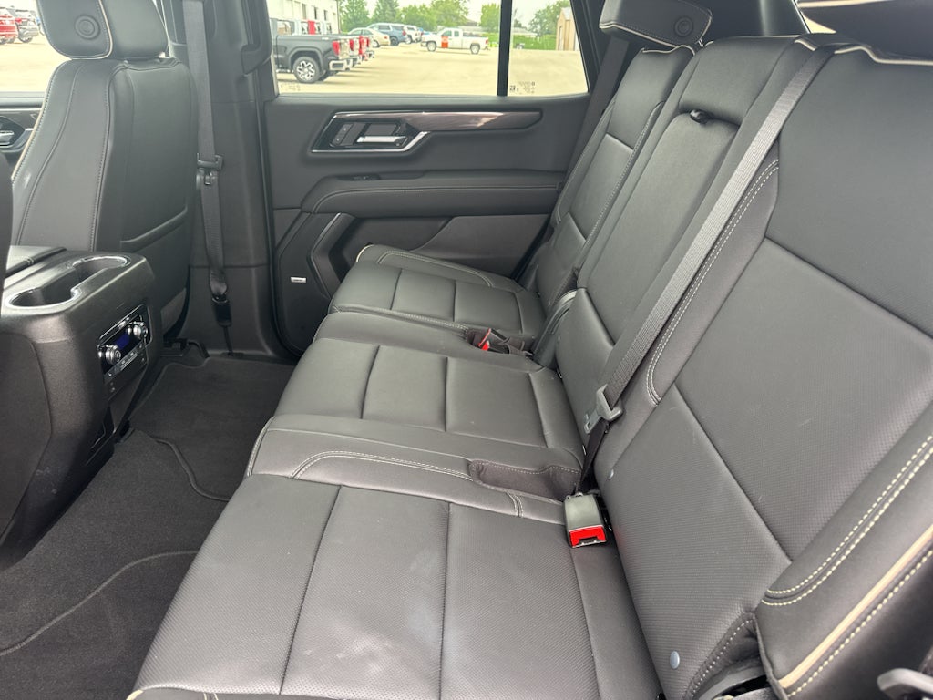 2025 GMC Yukon Elevation