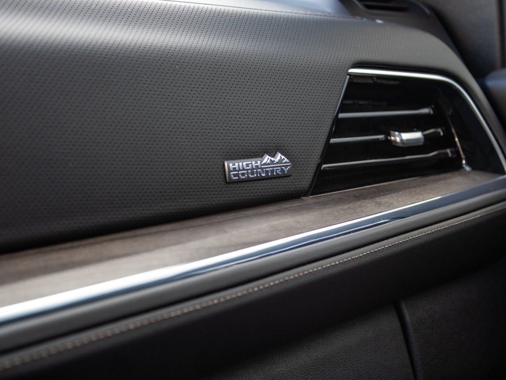 2025 Chevrolet Suburban High Country