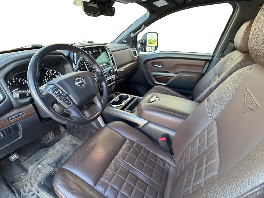 2023 Nissan TITAN Crew Cab Platinum Reserve 4x4