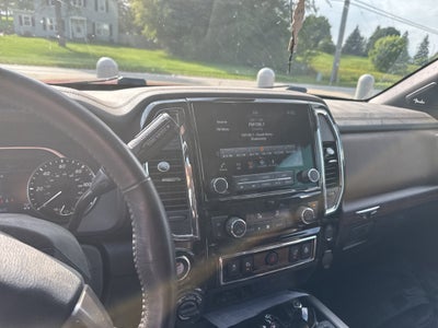 2023 Nissan TITAN Crew Cab Platinum Reserve 4x4