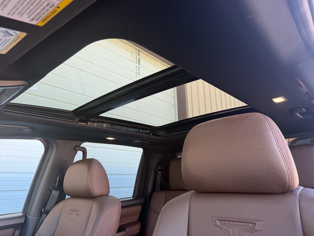 2023 Nissan TITAN Crew Cab Platinum Reserve 4x4