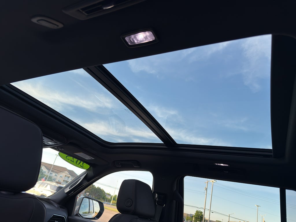 2025 Chevrolet Tahoe RST