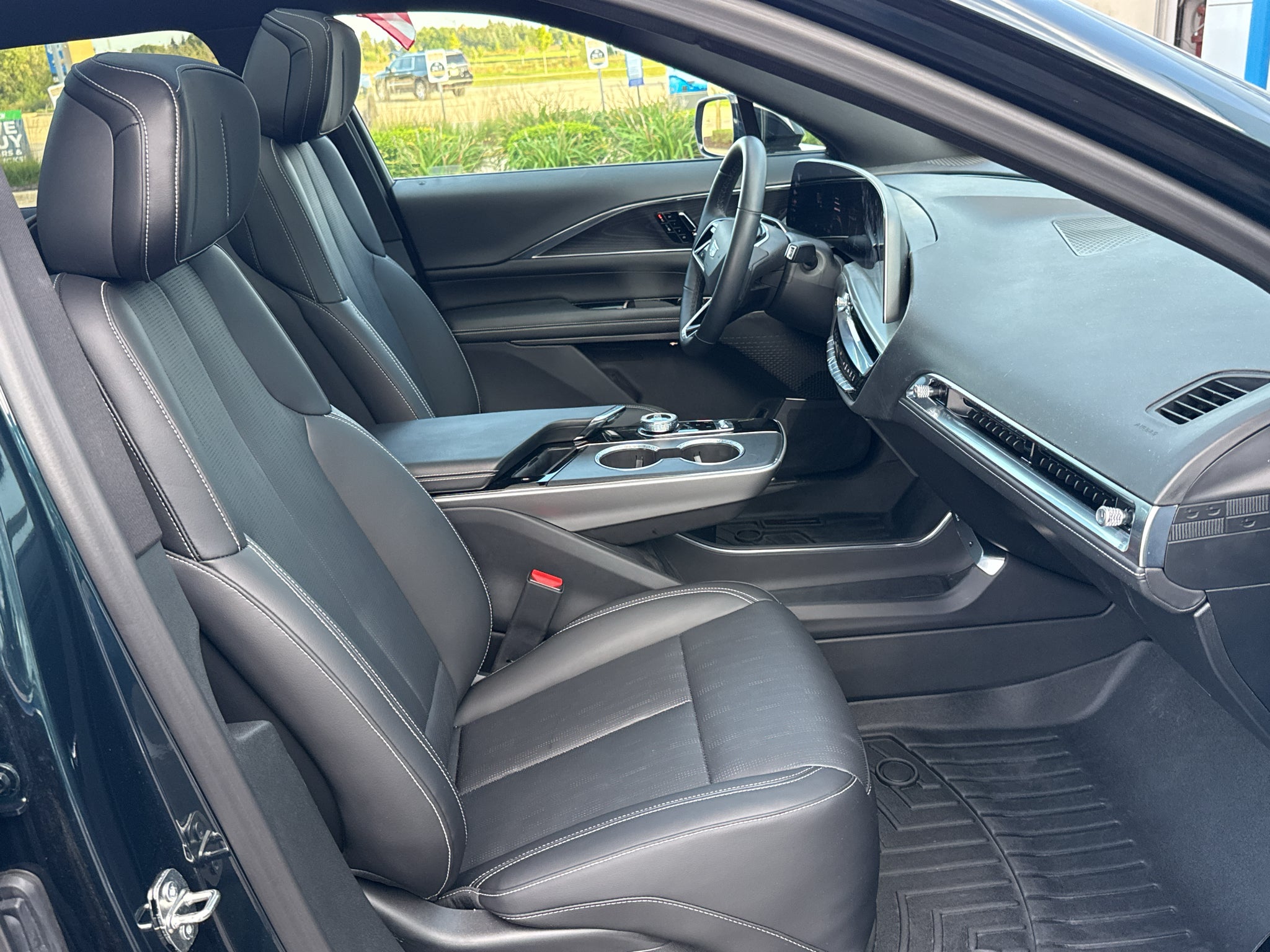 2024 Cadillac LYRIQ Sport 1