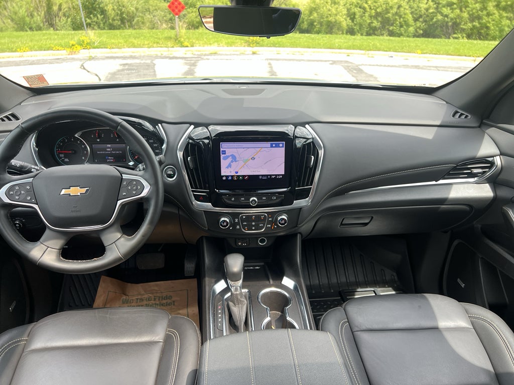 2023 Chevrolet Traverse LT Leather