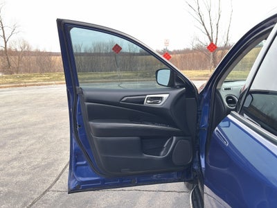 2019 Nissan Pathfinder SV