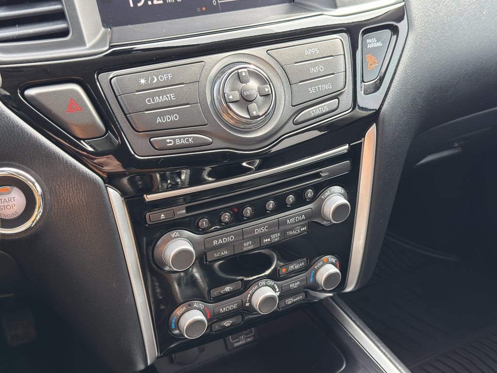 2019 Nissan Pathfinder SV