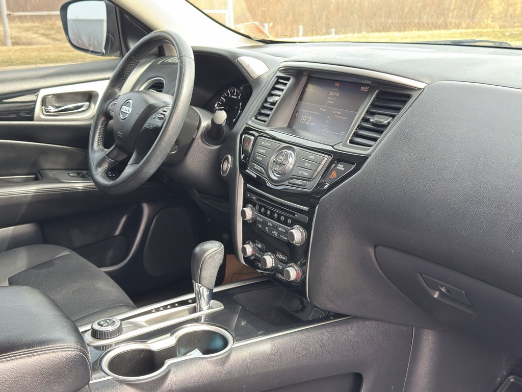 2019 Nissan Pathfinder SV