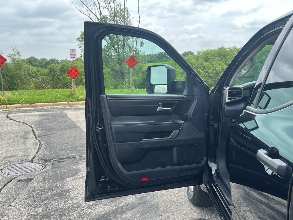2023 Toyota Tundra 4WD SR5
