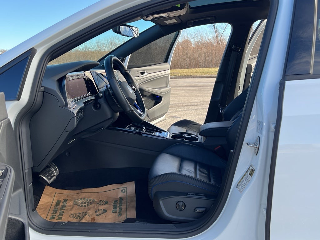 2023 Volkswagen Golf R BASE