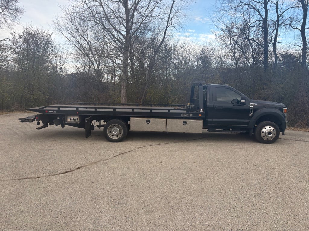 2022 Ford F-550 F Series Super Duty w/ Century 10S Carrier