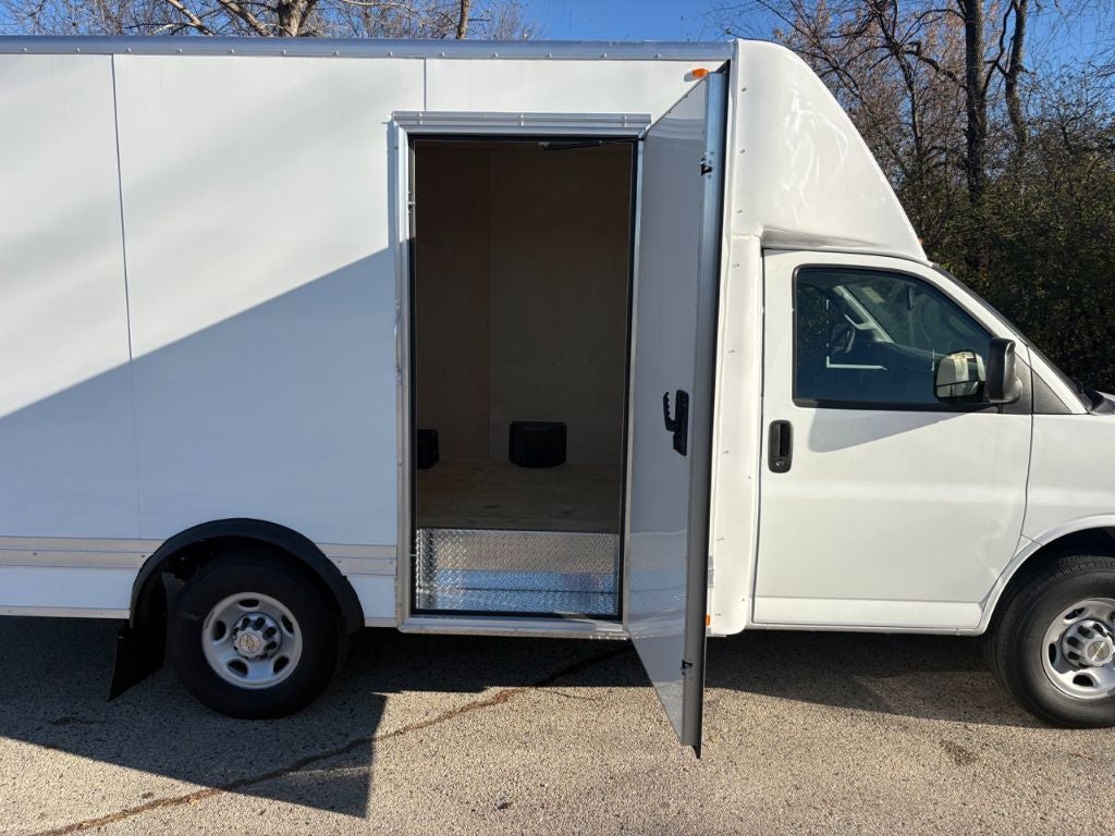2025 Chevrolet Express 3500 12' Bay Bridge Van Body