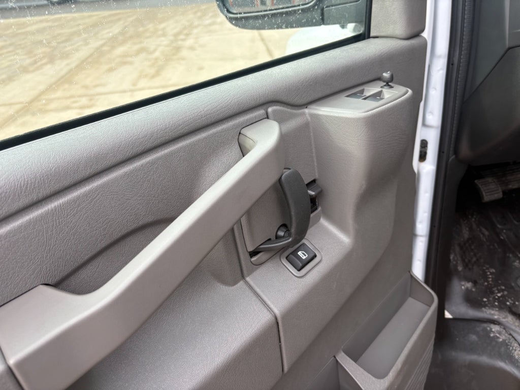 2025 Chevrolet Express 3500 11' Monroe CSV Body