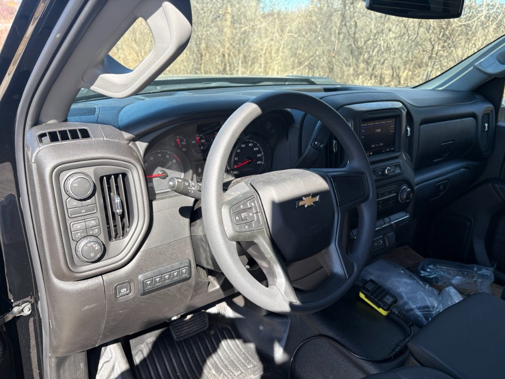 2026 Chevrolet Silverado 3500 9' Steel Dump Body