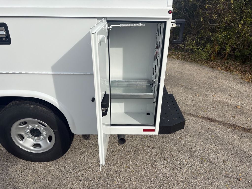 2025 GMC Savana 3500 11' Knapheide KUV Body