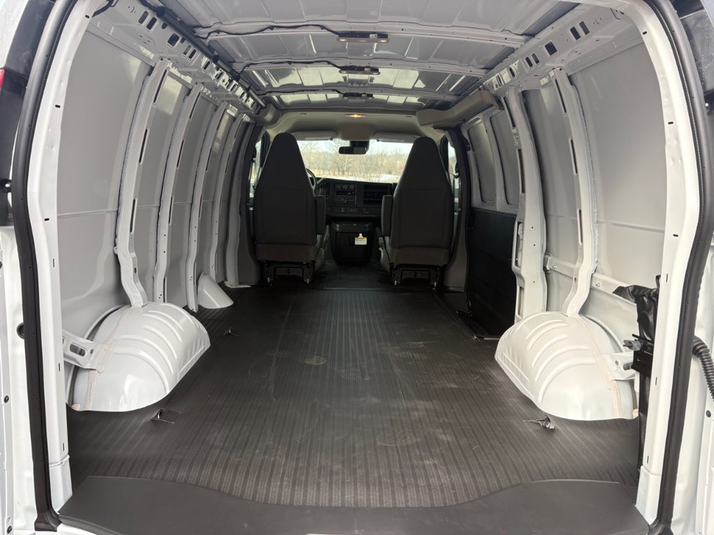 2026 GMC Savana 3500 Base