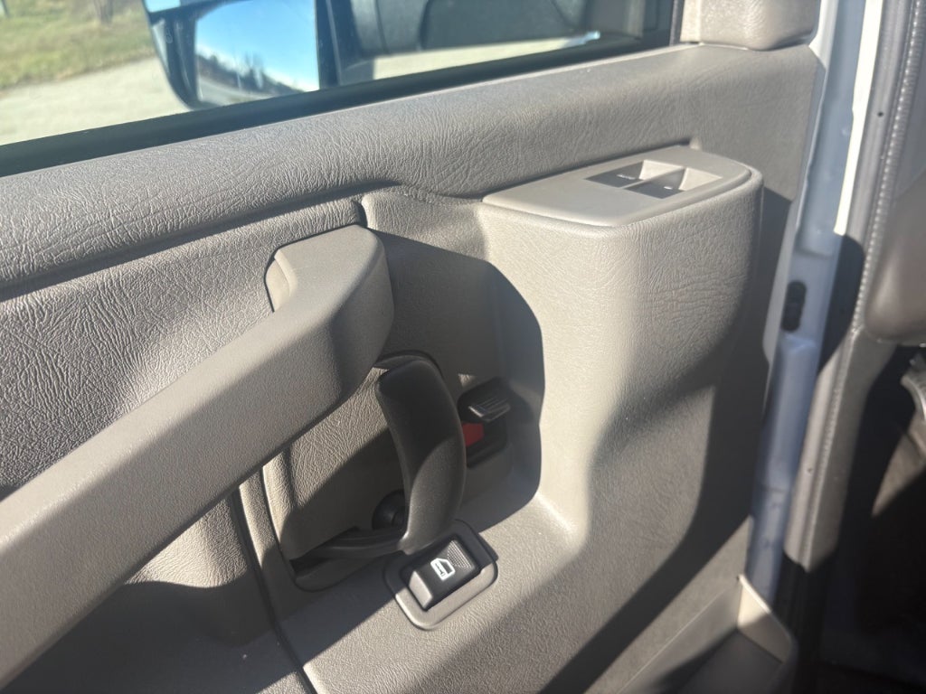 2025 Chevrolet Express 3500 15' Bay Bridge Van Body