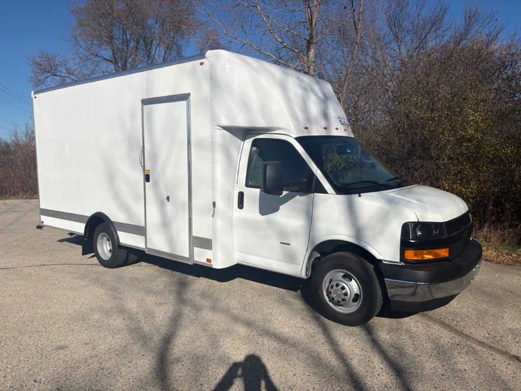 2025 Chevrolet Express 3500 15' Bay Bridge Van Body