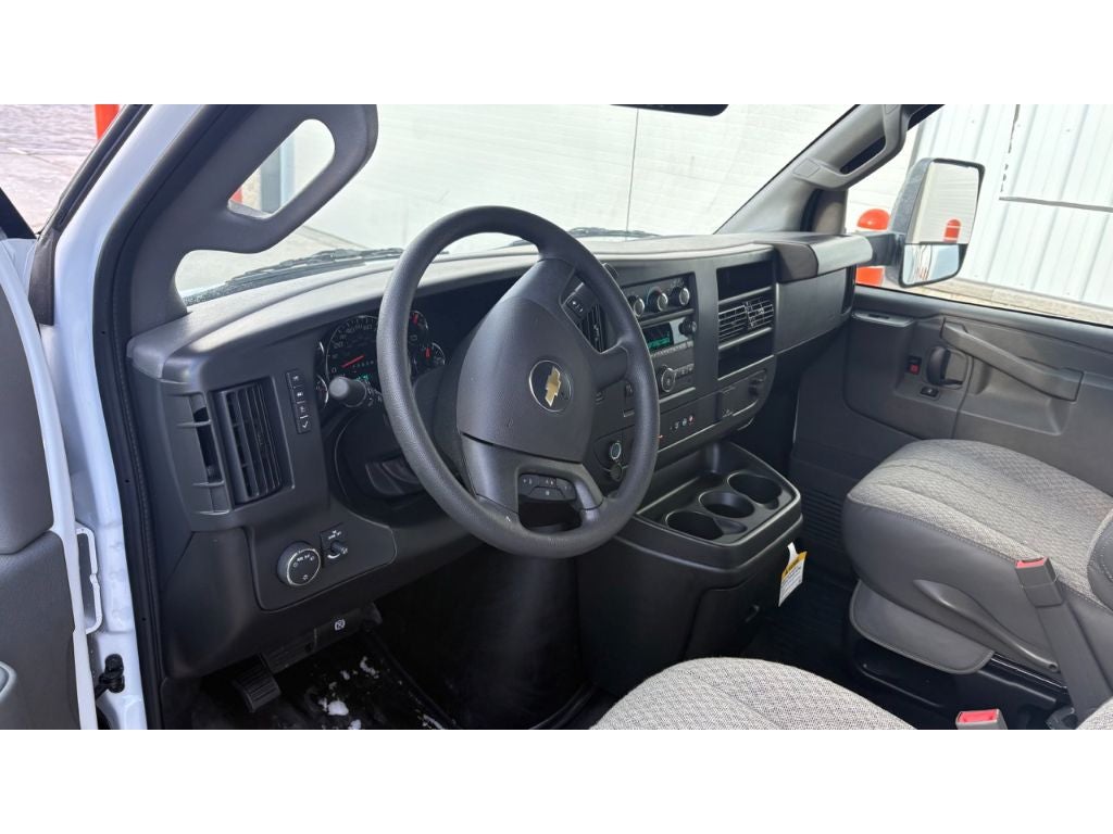 2025 Chevrolet Express 3500 17' Bay Bridge Van Body