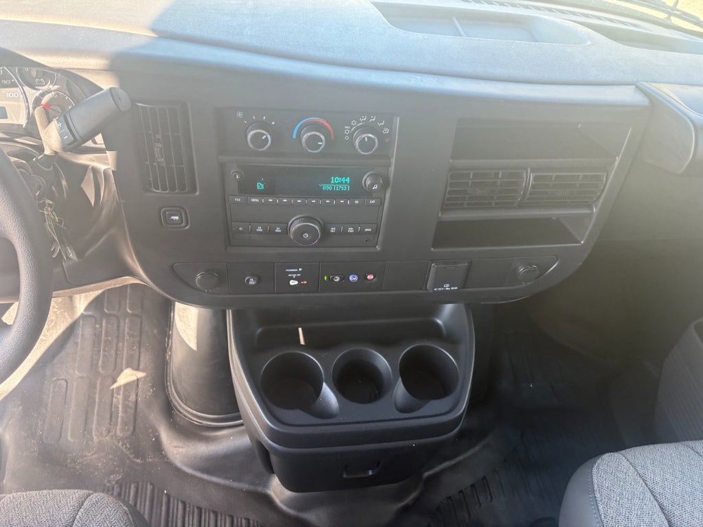 2025 Chevrolet Express 3500 17' Bay Bridge Van Body