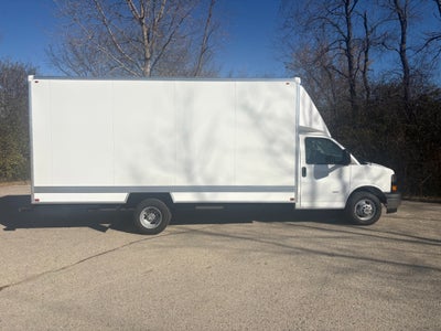 2025 Chevrolet Express 3500 17' Bay Bridge Van Body