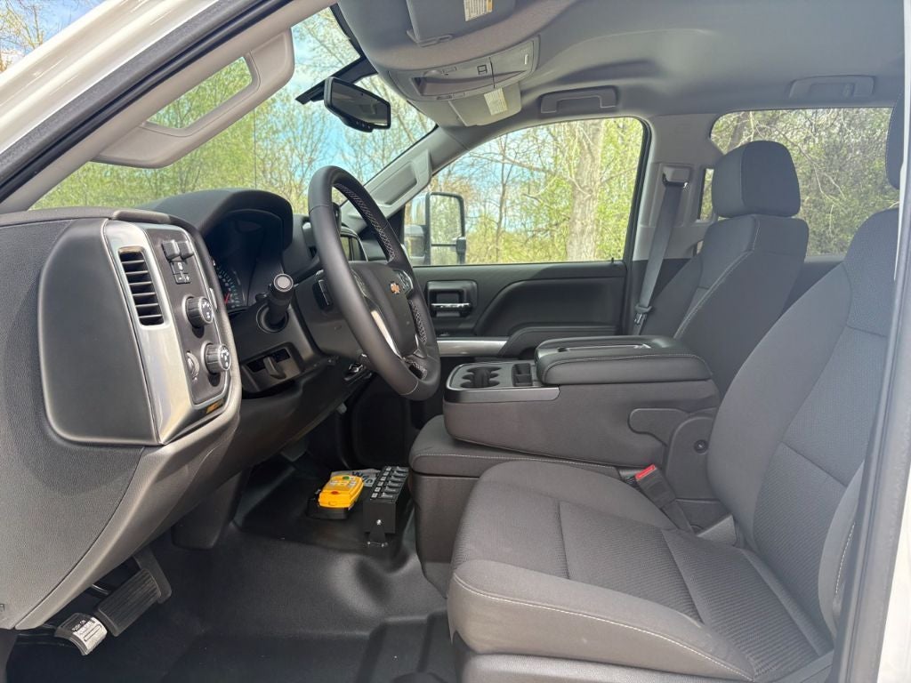 2023 Chevrolet Silverado 6500HD GM515 w/ Century 2465 Wrecker