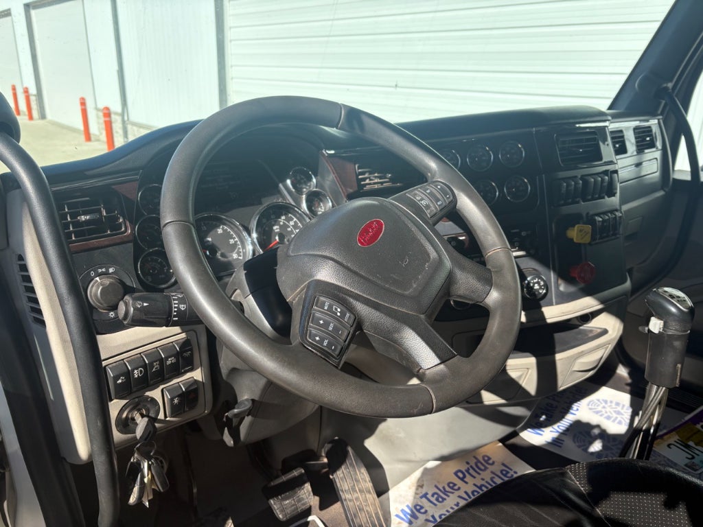 2021 Peterbilt 567 w/ Century 9055XL Wrecker