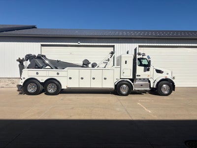 2021 Peterbilt 567 w/ Century 9055XL Wrecker